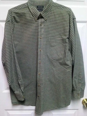 New Men' VAN HEUSEN XLT Green Gold Checks Wrinkle Free STAIN SHIELD Button Down - Image 1 of 4