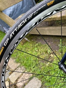 10 fach Campagnolo Kassette auf KHAMSIN Laufradsatz - Bild 1 von 11