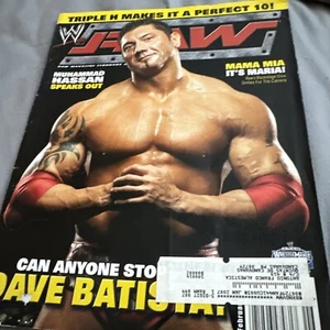WWE RAW Magazine Feb 2005 Batista Divas Maria Kanellis Poster WWF - Picture 1 of 2