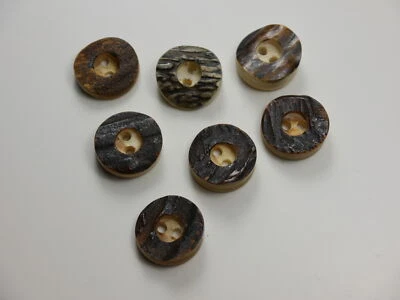 7 Stück Horn Trachtenknöpfe Knöpfe Zierknöpfe mit Muster d=18 mm TK-III-31 - Bild 1 von 3