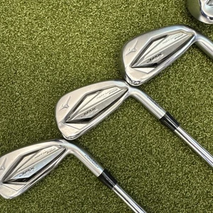 Hierros profesionales de metal caliente Mizuno JPX 923 4-P rígidos para diestros - Imagen 1 de 20