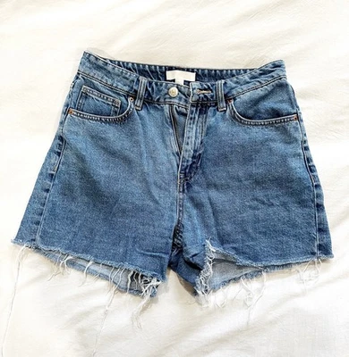 Pantalones cortos de mezclilla de tiro alto azules talla 2 de H&M para mujer Foto 1 de 3