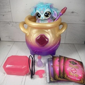 Magic Mixies Magischer echter Nebel lila Kessel interaktiver Zauberstab Spielzeug blau - Bild 1 von 12