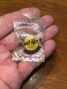 Broche logo HARD ROCK CAFE NEW YORK CLASSIC CORE SCELLÉE - Photo 1/5