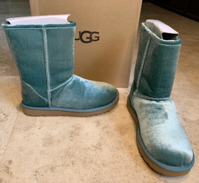 BOTAS MUJER UGG CLASSIC SHORT II TERCIOPELO ATLANTIC 1110411 TALLA 5 Foto 1 de 4