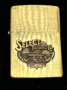 Zippo SELECT TRADING CO. Tobaccoville, NC LATÓN MACIZO HECHO 1994 - Imagen 1 de 7