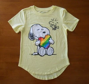 Camiseta de manga corta Peanuts Snoopy, Woodstock y Rainbow Heart gráfica talla S 3-5 - Imagen 1 de 6