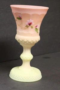 Fenton Burmese Glass Hand Painted Chalice, Satin Pink/Yellow, QVC, Signed - Bild 1 von 4