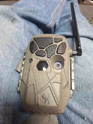 Cámara de sendero celular Huntsmart Wildgame Innovations WGI-WGICM0712 Foto 1 de 3