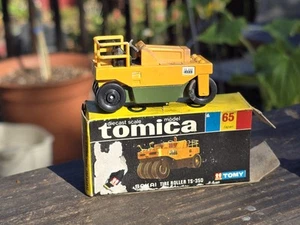 Vtg Tomica # 65 Tire Roller Sakai S-1/90 Made in Japan Yellow Green Construction - Picture 1 of 5