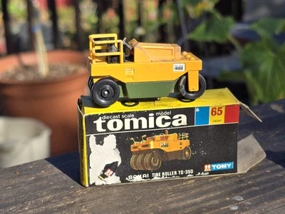 Rodillo de neumáticos Sakai S-1/90 de colección Tomica # 65 hecho en Japón construcción amarillo verde Foto 1 de 4