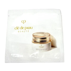 Paquete de crema fortificante protectora Clé De Peau Beauté muestra 1 ml / 0,03 oz - Imagen 1 de 2