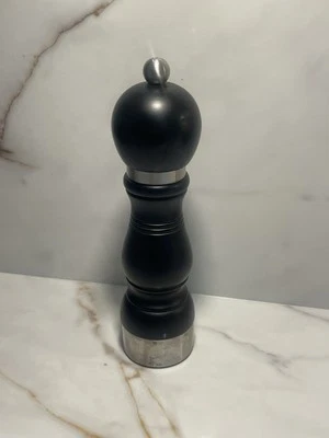 "Molino de pimienta Peugeot Chateauneuf madera negra y acero inoxidable usado en excelente estado 9""" Foto 1 de 4