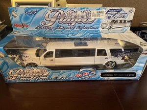 NIB Maisto 1:24 Model Lincoln Navigator Limousine Playerz Diecast Collection - Picture 1 of 2