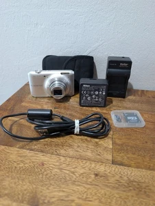 Nikon COOLPIX S6400 Silver Digital Camera 16.0MP Optical Zoom 4x - - Picture 1 of 2