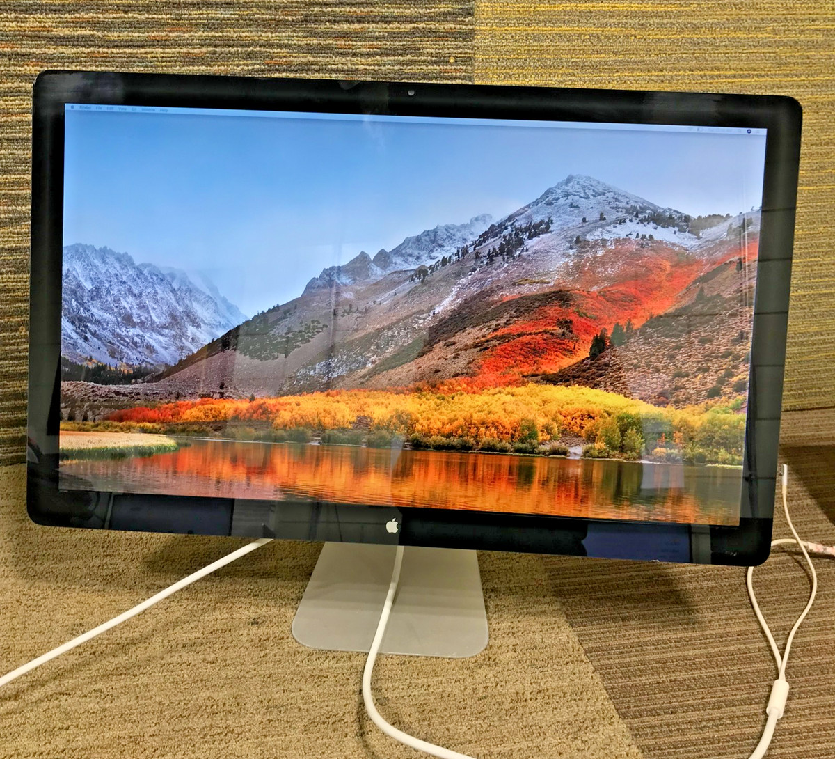 Apple Thunderbolt Display (27-inch) ＊割れ有 Apple Thunderbolt Display (27-inch) ＊割れ有 Apple