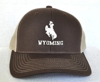 *WYOMING BUCKING HORSE & RIDER* Trucker mesh Ball cap hat *OURAY 51342-3* Foto 1 de 3