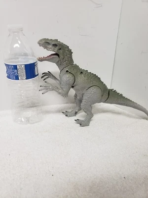 Jurassic World 2015 Indominus Rex dinosaurio daño de batalla por Hasbro SA Uni Amblin Foto 1 de 4