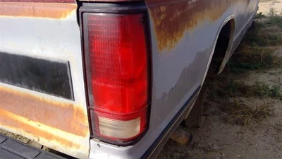 (LOCAL PICKUP ONLY) Passenger Front Door Excluding Extended Cab Fits 82-93 S10/S Foto 1 de 4