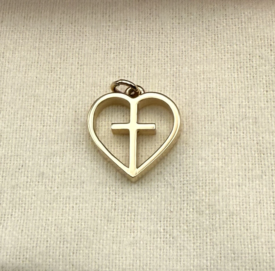 Colgante James Avery Retirado Oro Amarillo 14KT Amo Jesús Cruz en Corazón Dije Foto 1 de 4