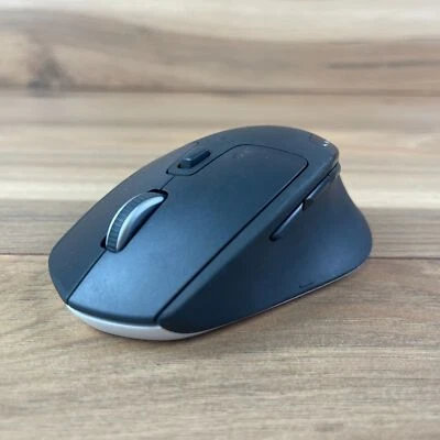 Logitech M720 Triathlon 8-Button Wireless Multi-Device Optical Mouse - For Parts - Image 1 of 4