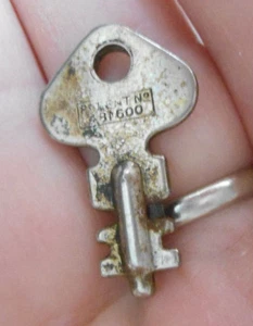 Vintage Old Antique Cheney England Key #481600 Patent No 481600 - Picture 1 of 3