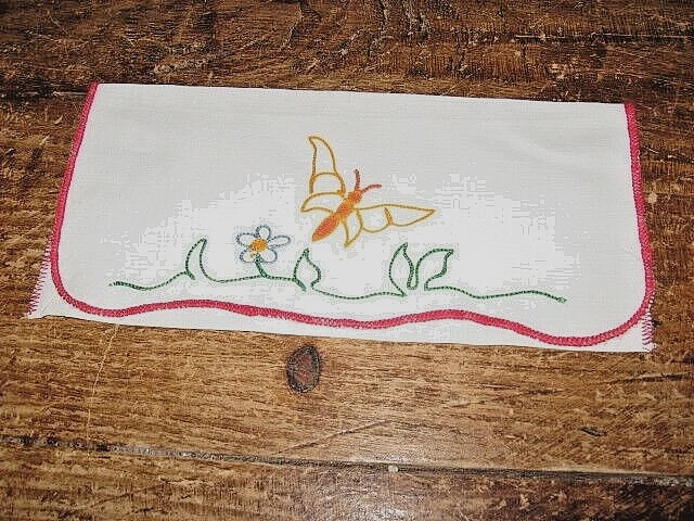 vintage pochette brodée  pour serviette de table décor fleur et papillon BE - Photo 1/1