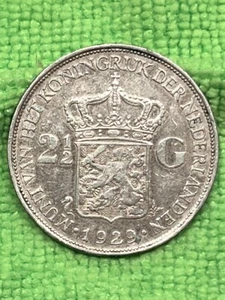 NETHERLANDS  - SILVER 2 1/2 GULDEN 1939 - Picture 1 of 2