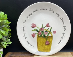 RAE DUNN 8" PLATO "Duchas de abril traen flores de mayo" Cesta de tulipanes rosas NUEVO - Imagen 1 de 10