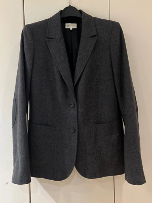 Chaqueta blazer de lana Vanessa Bruno Athe, gris, Fr40 Uk12, usada dos veces en muy buena condición v chic! Foto 1 de 4