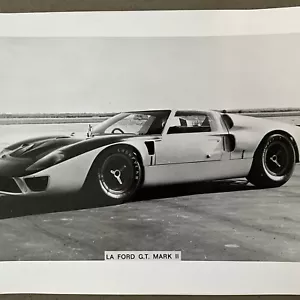 TRES RARE Lot Photos D’usine Originales Prototype 1965 FORD GT 40 Factory - Bild 1 von 2