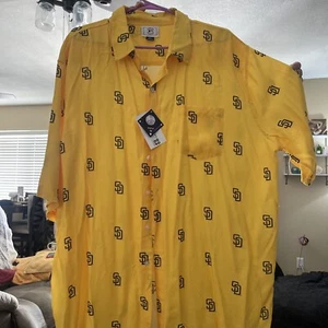 San Diego Padres Button Up Shirt - Picture 1 of 3