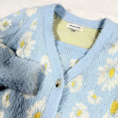Willow & Wind Floral Cardigan Set Large Blue Fuzzy Daisy Whimsy Feminine - Image 1 of 4