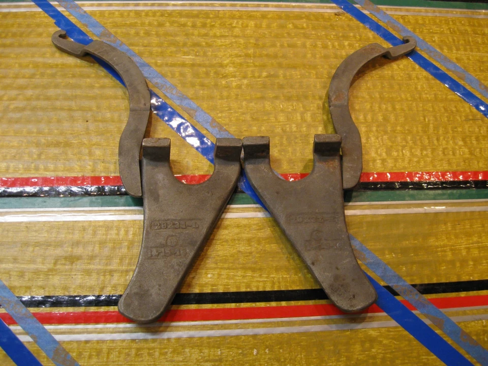 Brazo de palanca de leva de freno Packard Std/SU 1933-6. Par L/R. Foto 1 de 1