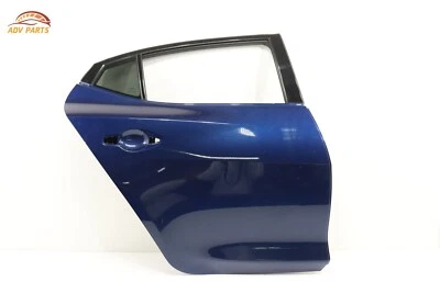 Nissan Máxima 2016-2019 panel de carcasa de puerta lateral del pasajero trasero derecho OEM Foto 1 de 4