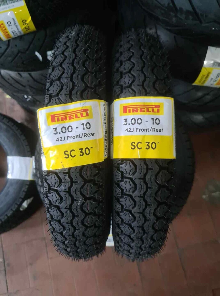 Coppia Pneumatici 3.00-10 42J PIRELLI SC30 DOT2024 per VESPA SPECIAL 50