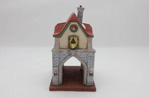 Department 56 Heritage Village Collection "Gate House" Pre-Owned - Picture 1 of 11