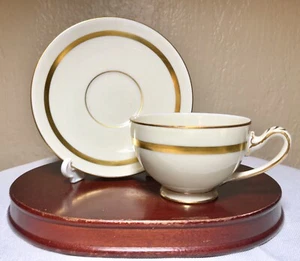 NHS Danmark Kongenslyngby Porzellan Demitasse Elfenbein Gold Teetasse und Untertasse 4,5" - Bild 1 von 11
