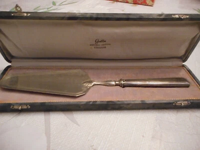 Ancienne Pelle à Tarte en  Metal Argenté et Poinçon dans son écrin - Photo 1/4