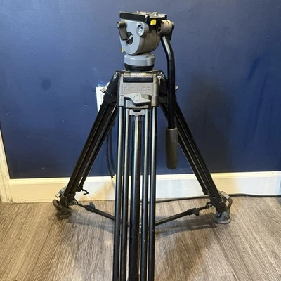 VIDEO MILLER DS10 Fluid P&T HEAD + TRIPOD AND FEET - Image 1 of 4