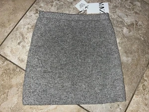 Neu mit Etikett Zara DAMEN WOLLMISCHUNG gerippter PULLOVER Minirock Small - Bild 1 von 2