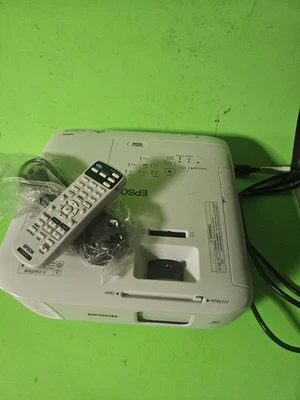 Epson PowerLite 982W 3LCD Projector 4000 Lumens HDMI 1005 to 3000 h used - Image 1 of 4