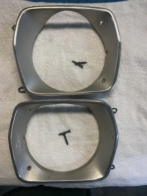 MOPAR 73-74 PLYMOUTH VALIANT HEADLIGHT BEZELS+SCREWS DUSTER SCAMP SHIP FREE !!!! - Image 1 of 4