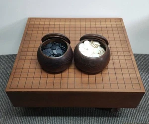 Go set, Go board(w/ legs), belly button, wooden, clamshell Go stones - Picture 1 of 10