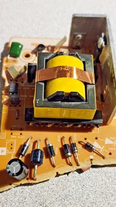 SYLVANIA TRANSFORMATOR OEM 2PC0KT006 GEZOGEN AUS EINEM GESPRUNGENEN FUNKTIONIERENDEN GEHÄUSE - Bild 1 von 2