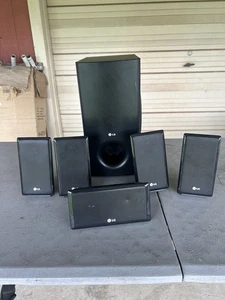 5 Speakers And Subwoofer LG SB95SA Black 5.1 Home Theater Set All Works - Picture 1 of 10