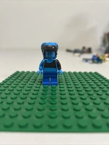 Lego Star Wars Ayla Secura minifigure Jedi Republic Fighter With Lightsaber. NM - Picture 1 of 4