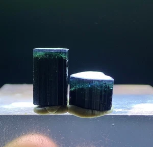 7 Carat Terminated Tri color Tourmaline crystal From Afghanistan - Picture 1 of 4