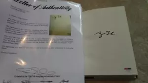 LIBRO AUTOMÁTICO FIRMADO POR GEORGE W. BUSH 41 UN RETRATO DE MI PADRE PSA LOA V13445 - Imagen 1 de 7