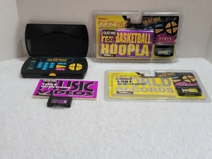 GIOCO ELETTRONICO PORTATILE VINTAGE 1993 TIGER ELECTRONICS QUIZ WIZ + 3 CARTUCCE - Foto 1 di 6